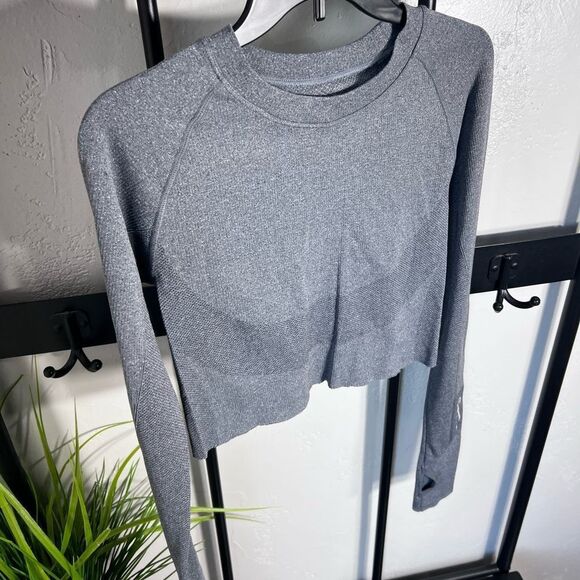 Climawear long-sleeve seamless crop top Size Small/Medium - Picture 10 of 14